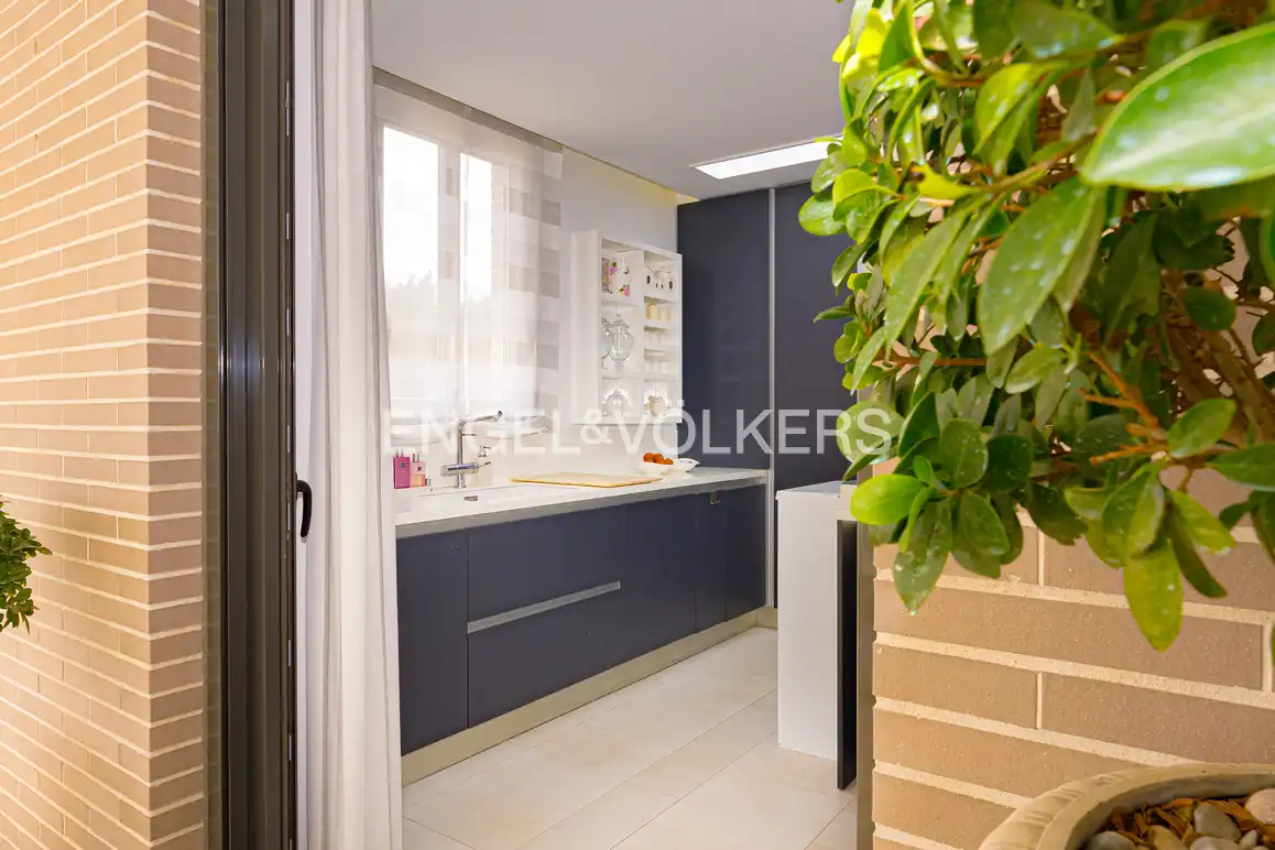 Detached house with pool for sale in Calle Copenhague, imagen 13