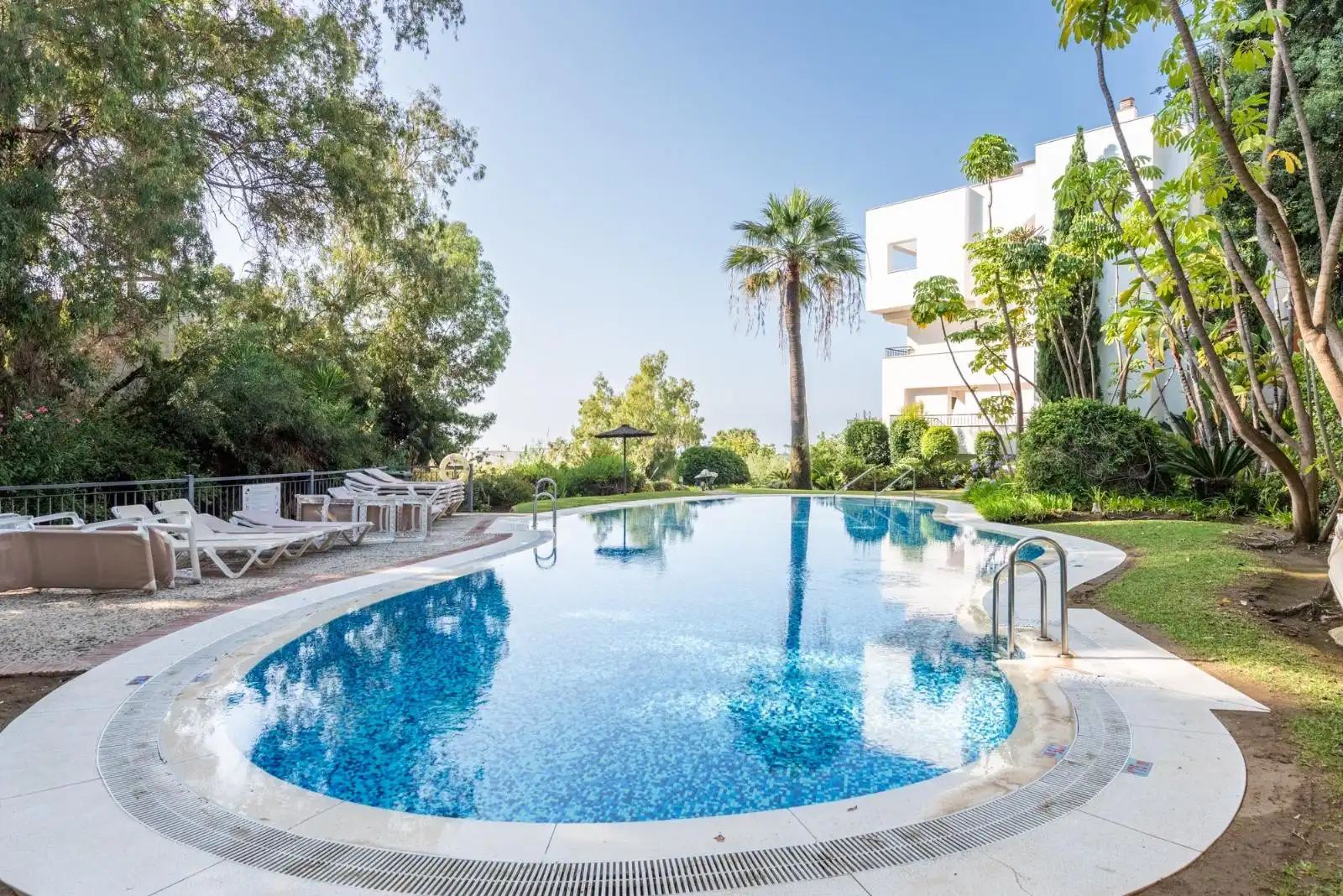 Apartment with pool to rent in La Quinta