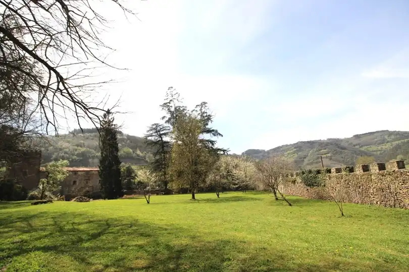 Garden of Houses for sale in Salas  with Furnished
