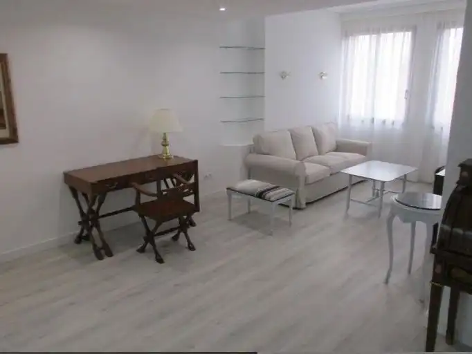 Apartament amb ascensor de lloguer a Carrer de Pau Claris 94, imagen 3
