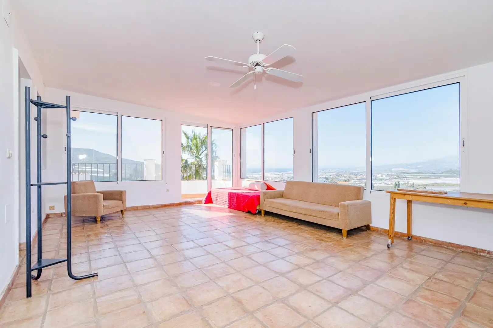 Sala de estar de Casa o chalet en venta en Motril con Jardín privado, Terraza y Piscina
