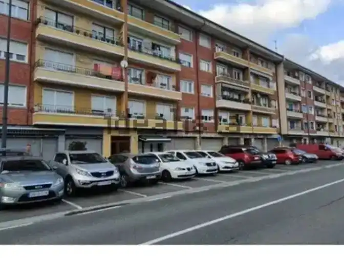 Aparcament de Pis en venda en Gordexola amb Parquet, Traster i Moblat