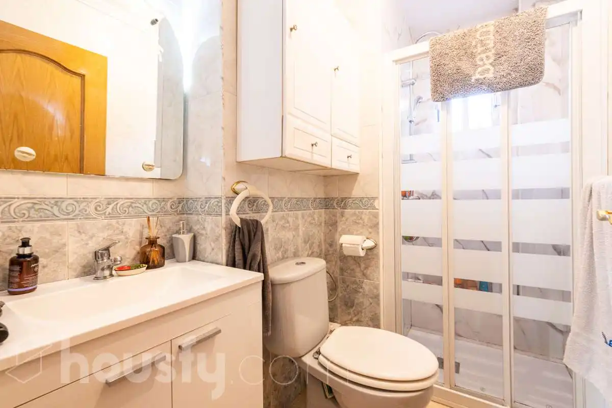 Badezimmer von Wohnung zur Miete in Latina