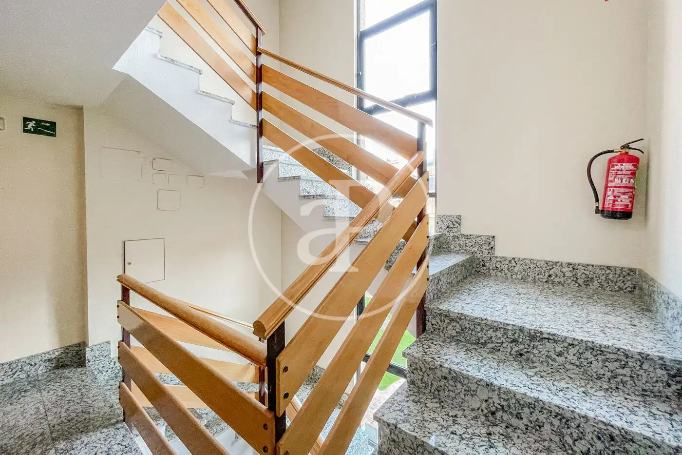 Wohnung zum Verkauf in La Moraleja mit Klimaanlage, Heizung und Privatgarten