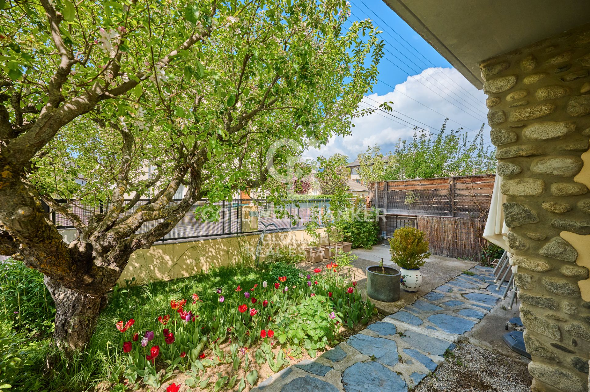 Garden of Planta baja for sale in Bourg - Madame  with Heating, Private garden and Parquet flooring