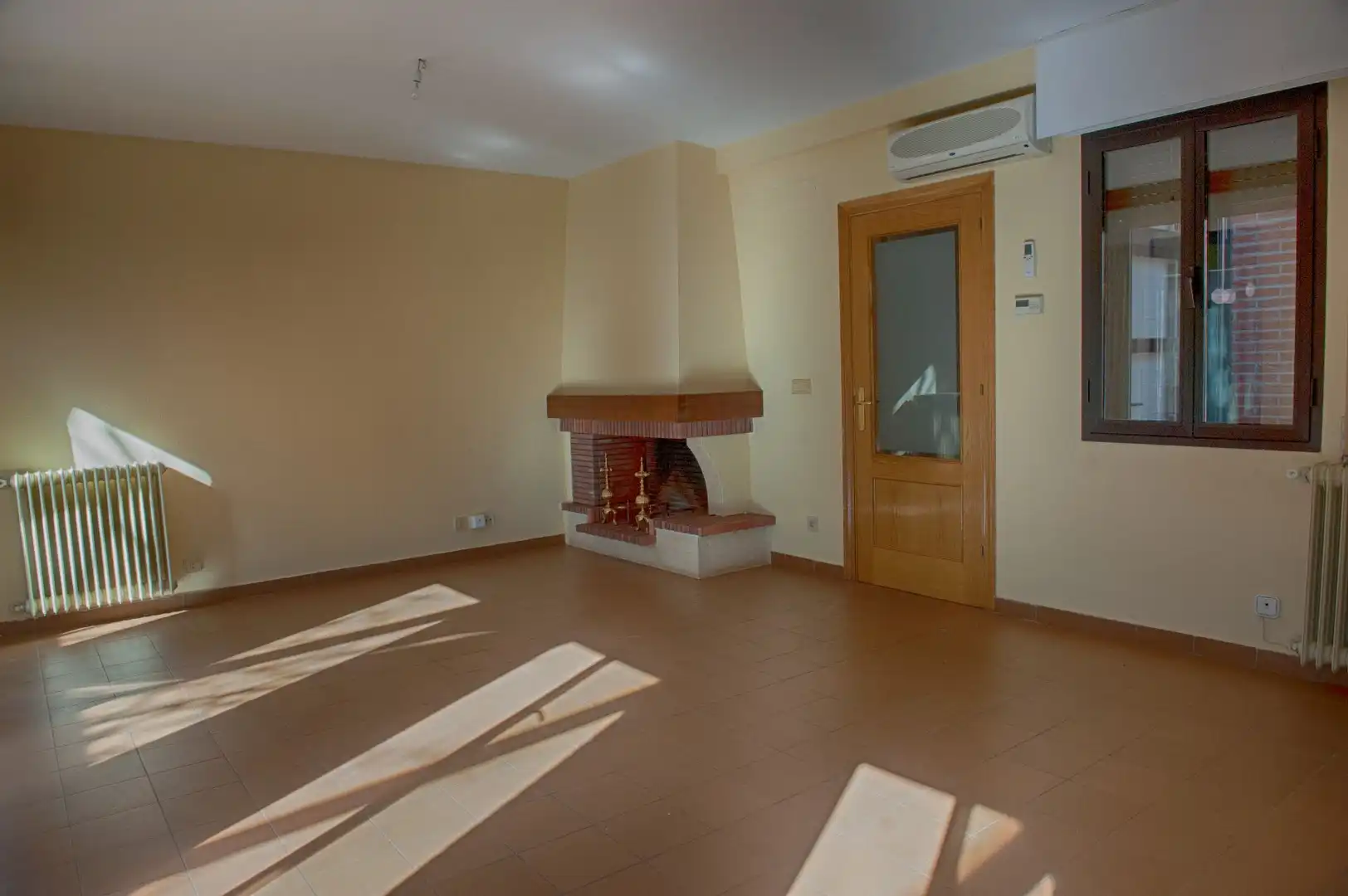 Sala de estar de Casa o chalet en venta en Aranjuez con Aire acondicionado, Calefacción y Jardín privado