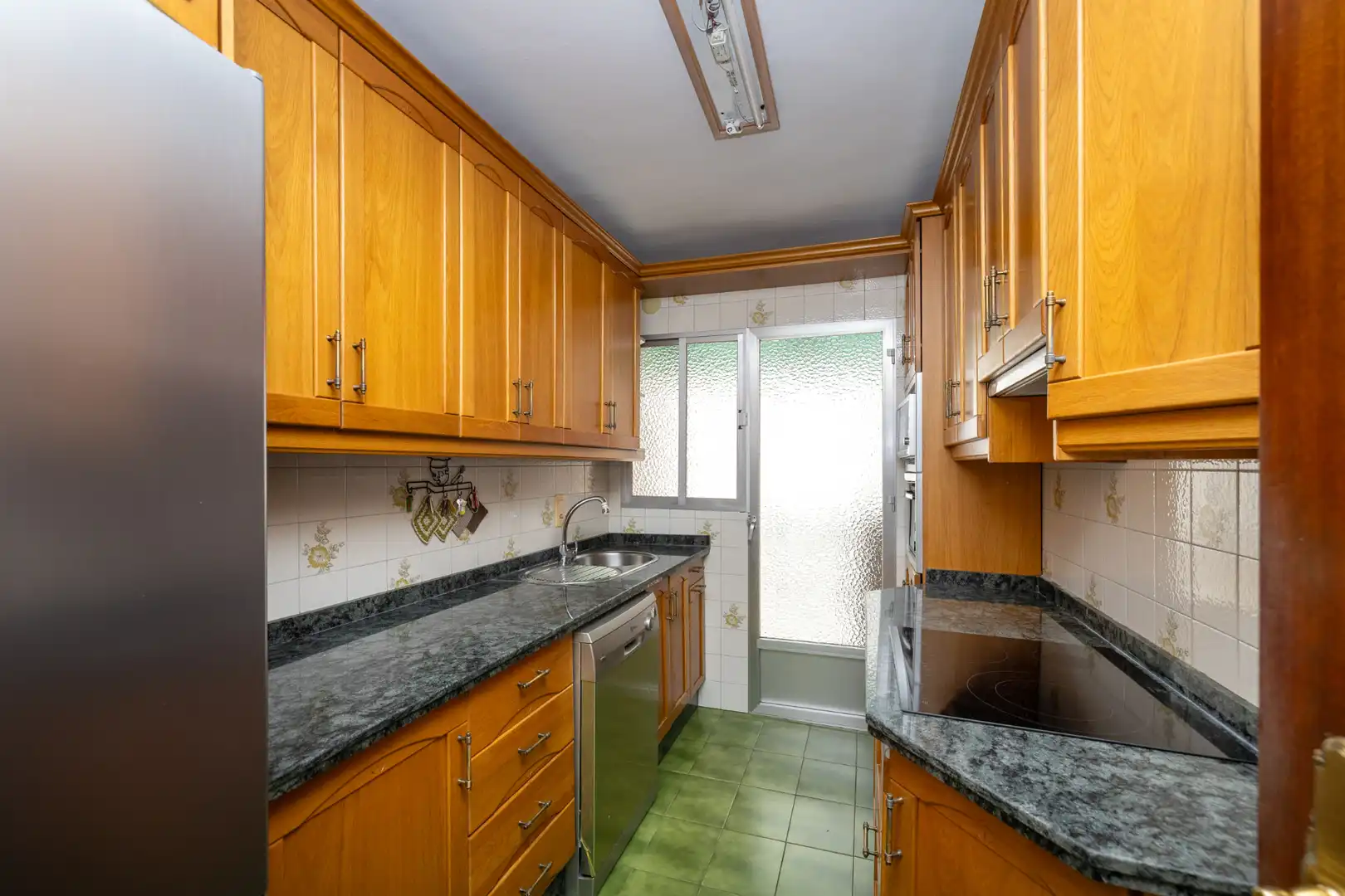 Cocina de Piso de alquiler en Granada con Aire acondicionado, Calefacción y Terraza