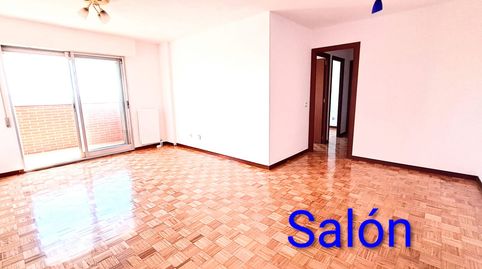 Foto 3 de Piso en venta en Avenida de Miguel Hernández, Palomeras Sureste, Madrid Capital