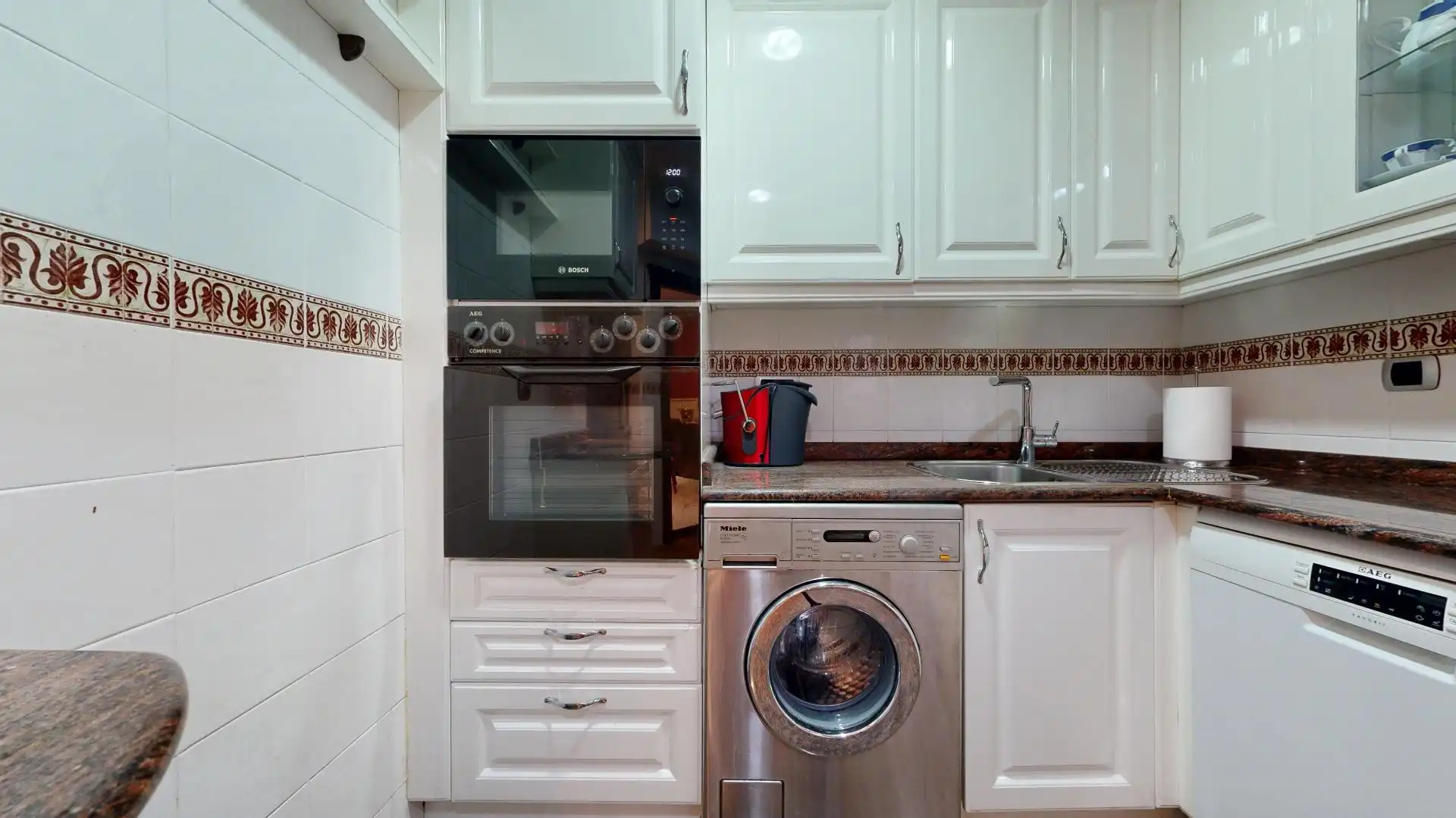 Kitchen of Flat for sale in Bilbao   with Heating, Terrace and Balcony