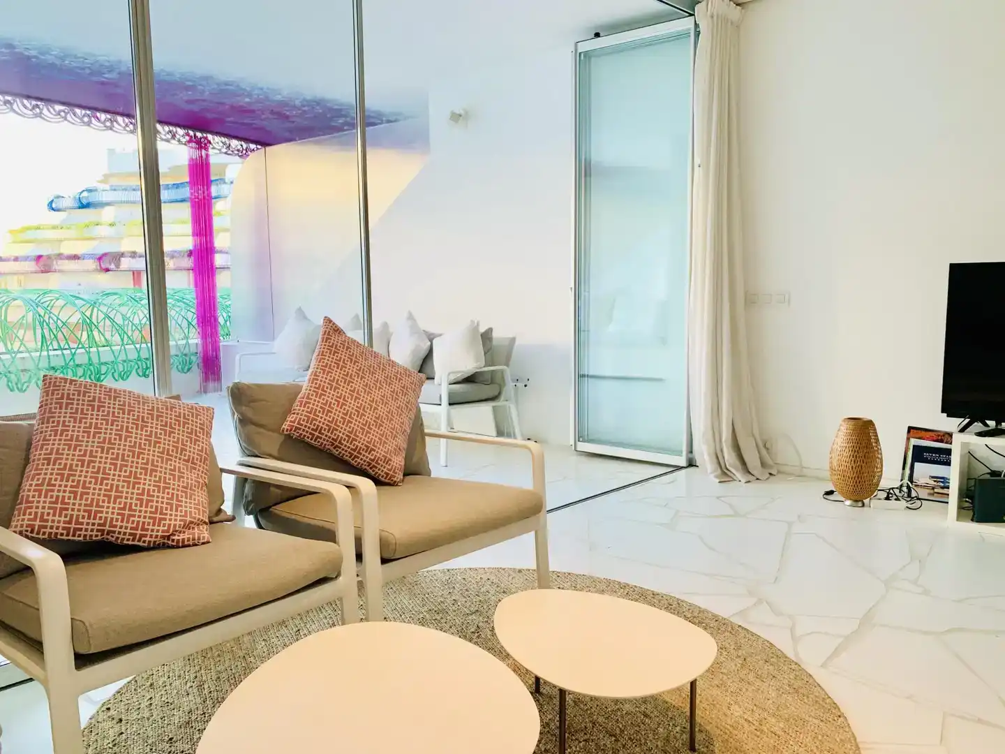 Wohnzimmer von Wohnungen zur Miete in Eivissa mit Klimaanlage, Schwimmbad und Balkon