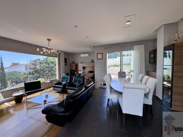 Casa-chalet en Venta en Cerrado de Calderón - Hacienda Paredes