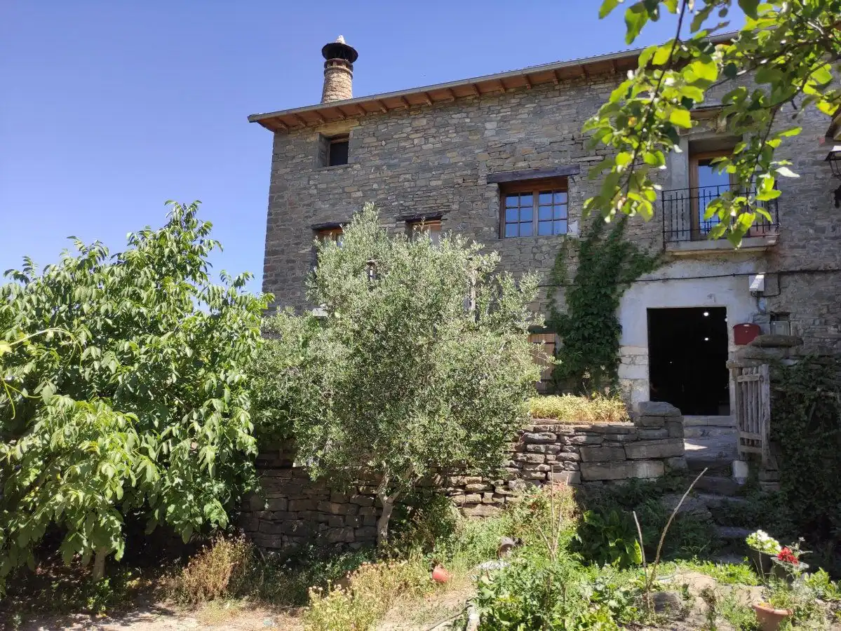 Casa con giardino in vendita a única, imagen 2