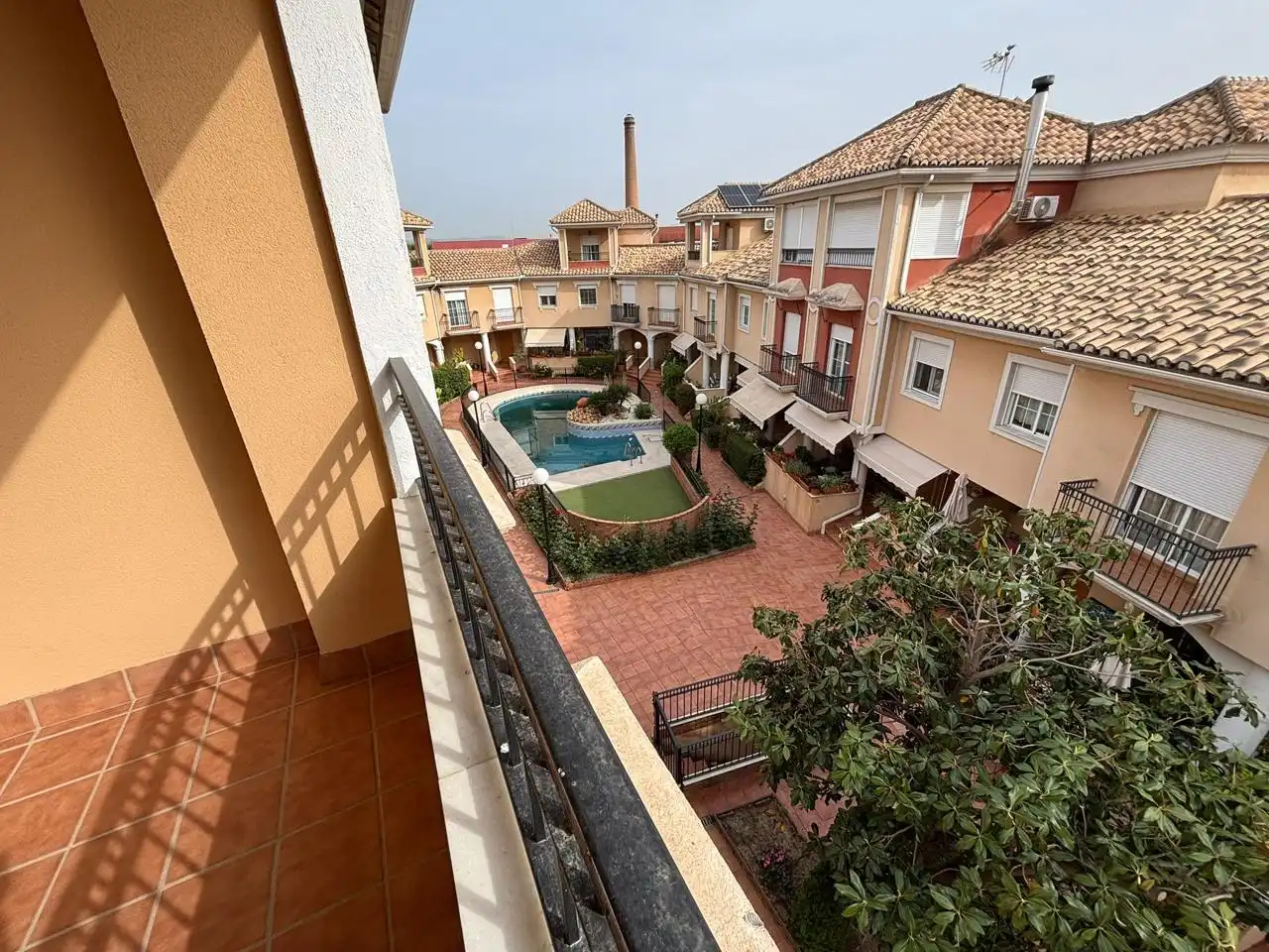 Vista exterior de Casa adosada de lloguer en  Granada Capital amb Aire condicionat, Calefacció i Terrassa