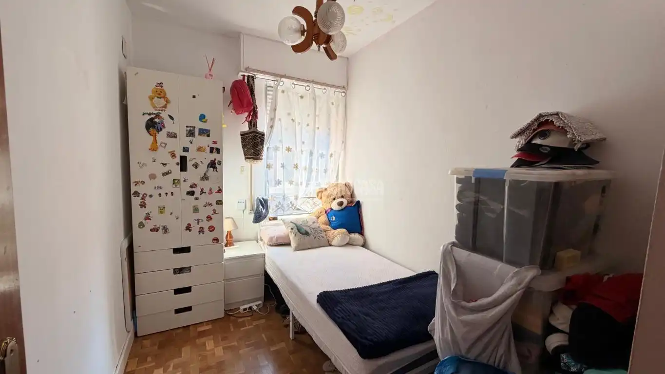Bedroom of Flat for sale in Madrid