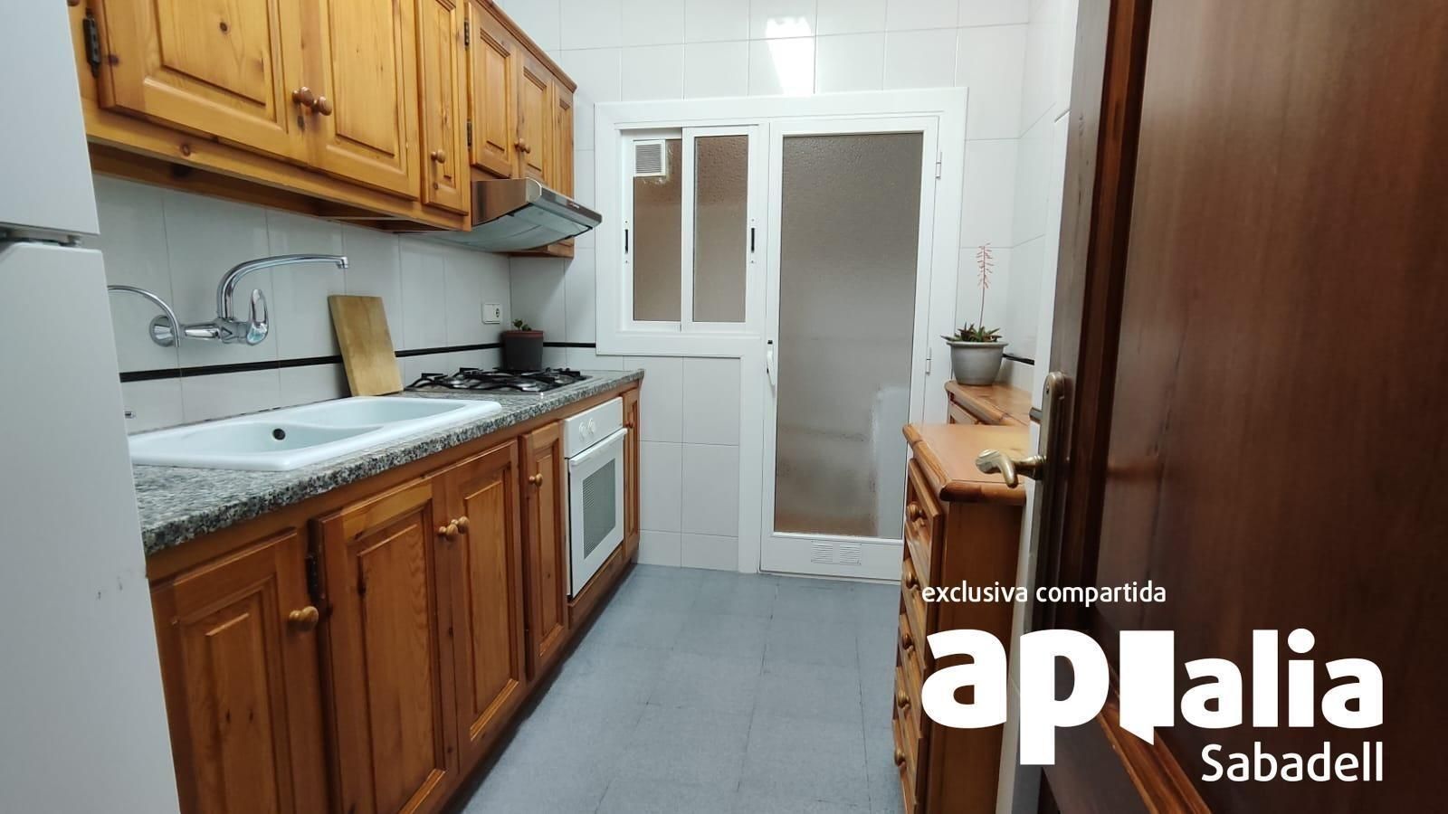 Cuina de Planta baixa en venda en Sabadell amb Calefacció, Terrassa i Balcó
