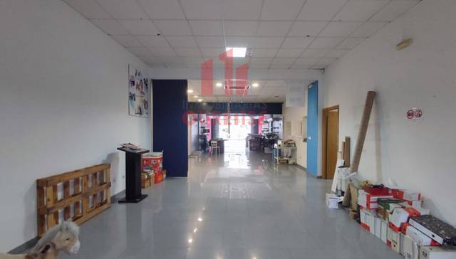 Local comercial en Alquiler en Barbadás