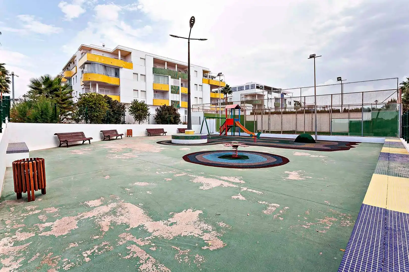 Vista exterior de Àtic en venda en El Ejido amb Terrassa i Piscina comunitària