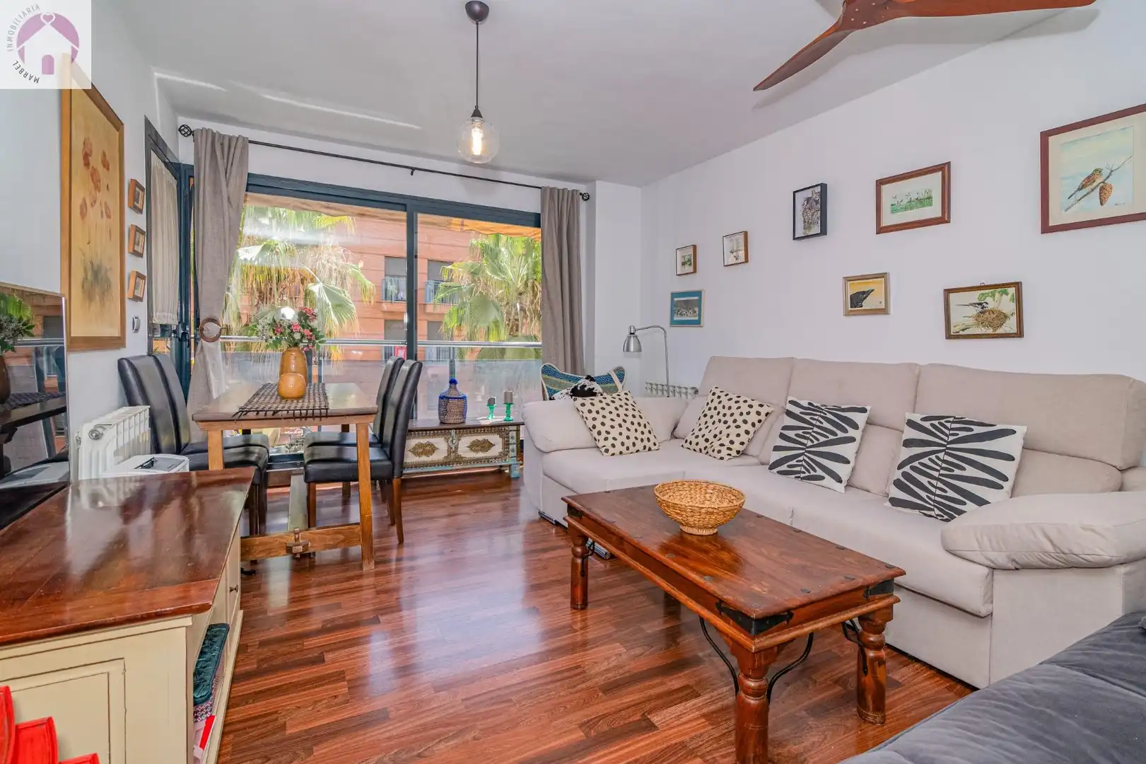 Living room of Flat for sale in Granada  with Air Conditioner, Heating and Terrace