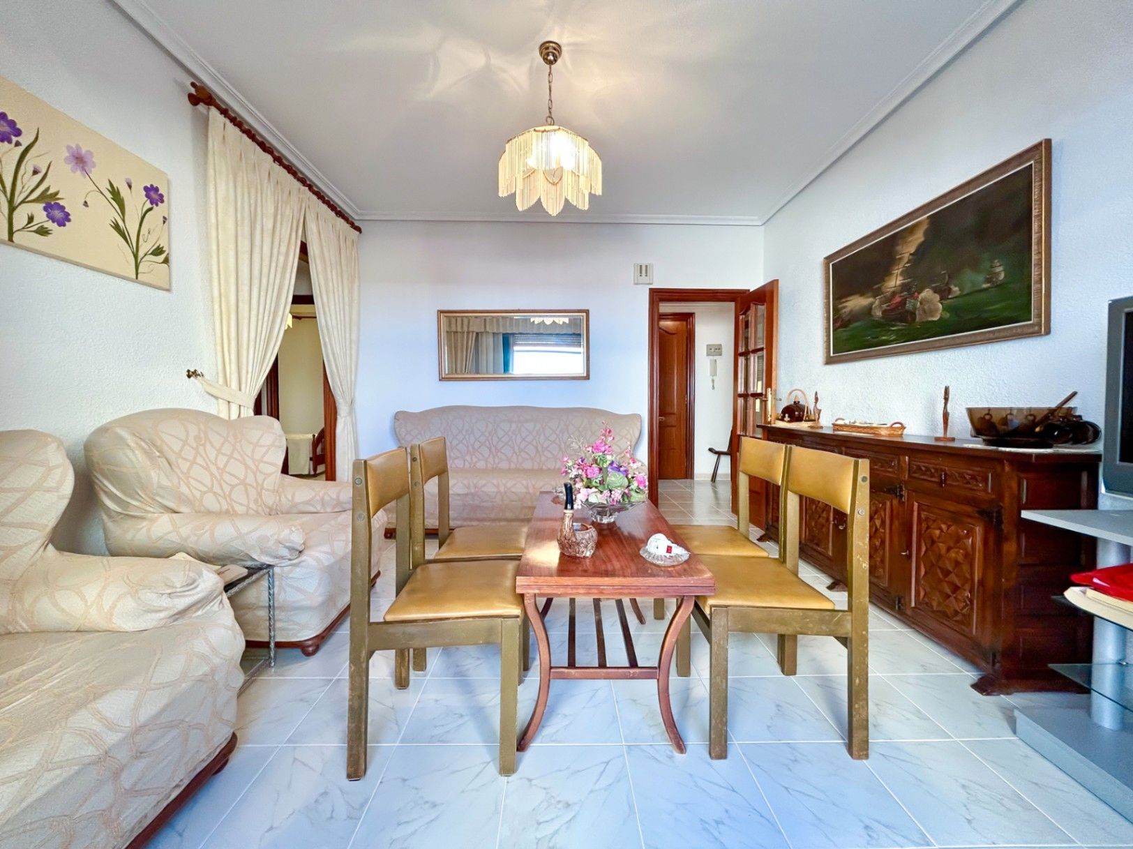 Sala d'estar de Apartament en venda en El Campello amb Aire condicionat, Terrassa i Piscina