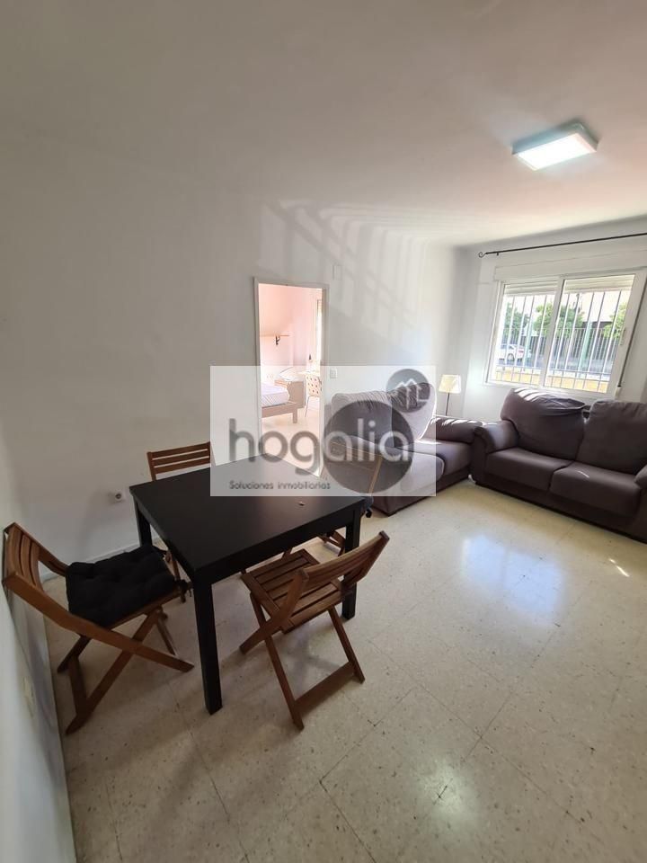 Habitación de Planta baja de alquiler en  Sevilla Capital con Aire acondicionado, Terraza y Amueblado