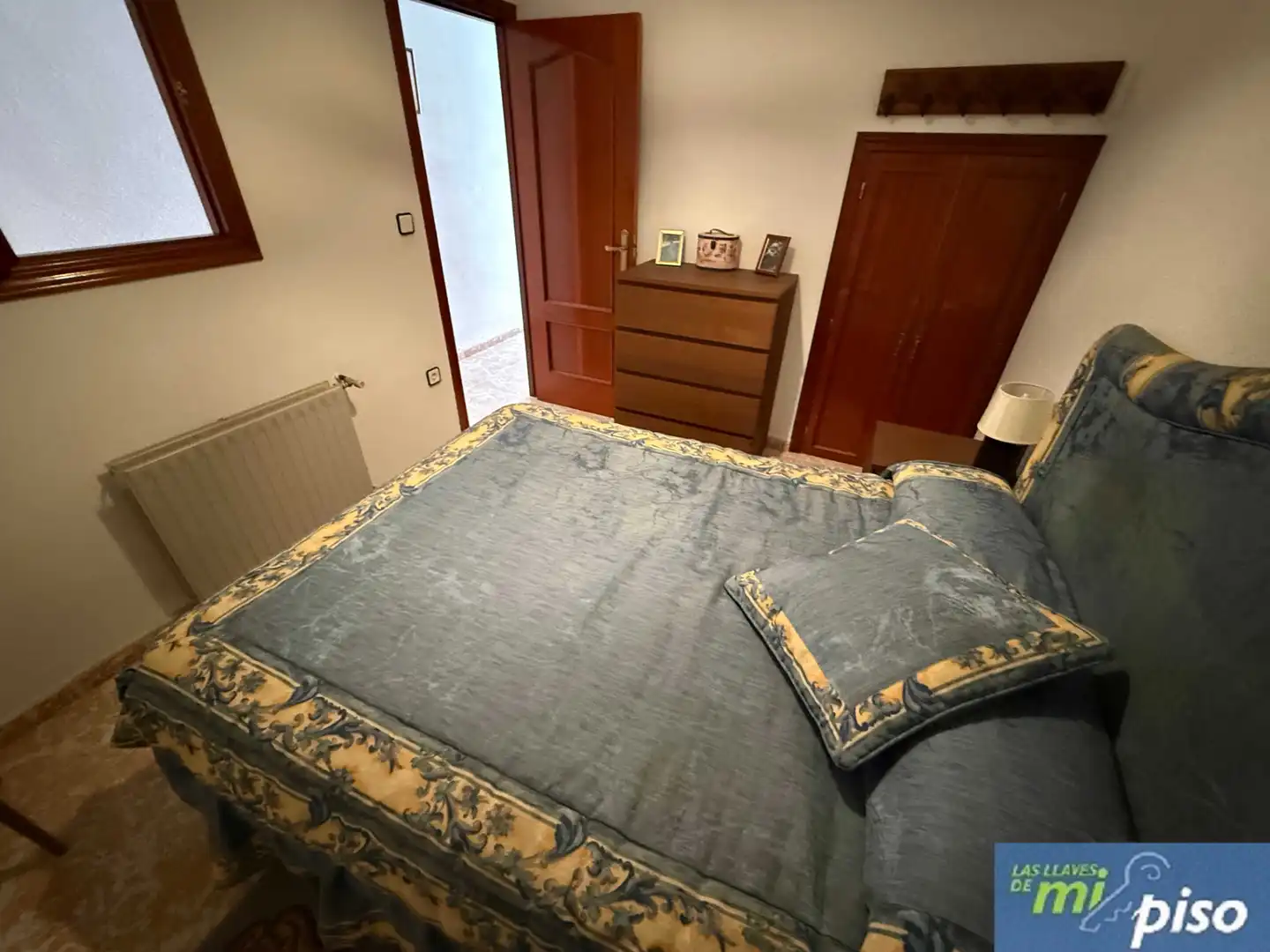 Dormitori de Casa o xalet en venda en Nava del Rey amb Calefacció, Jardí privat i Terrassa
