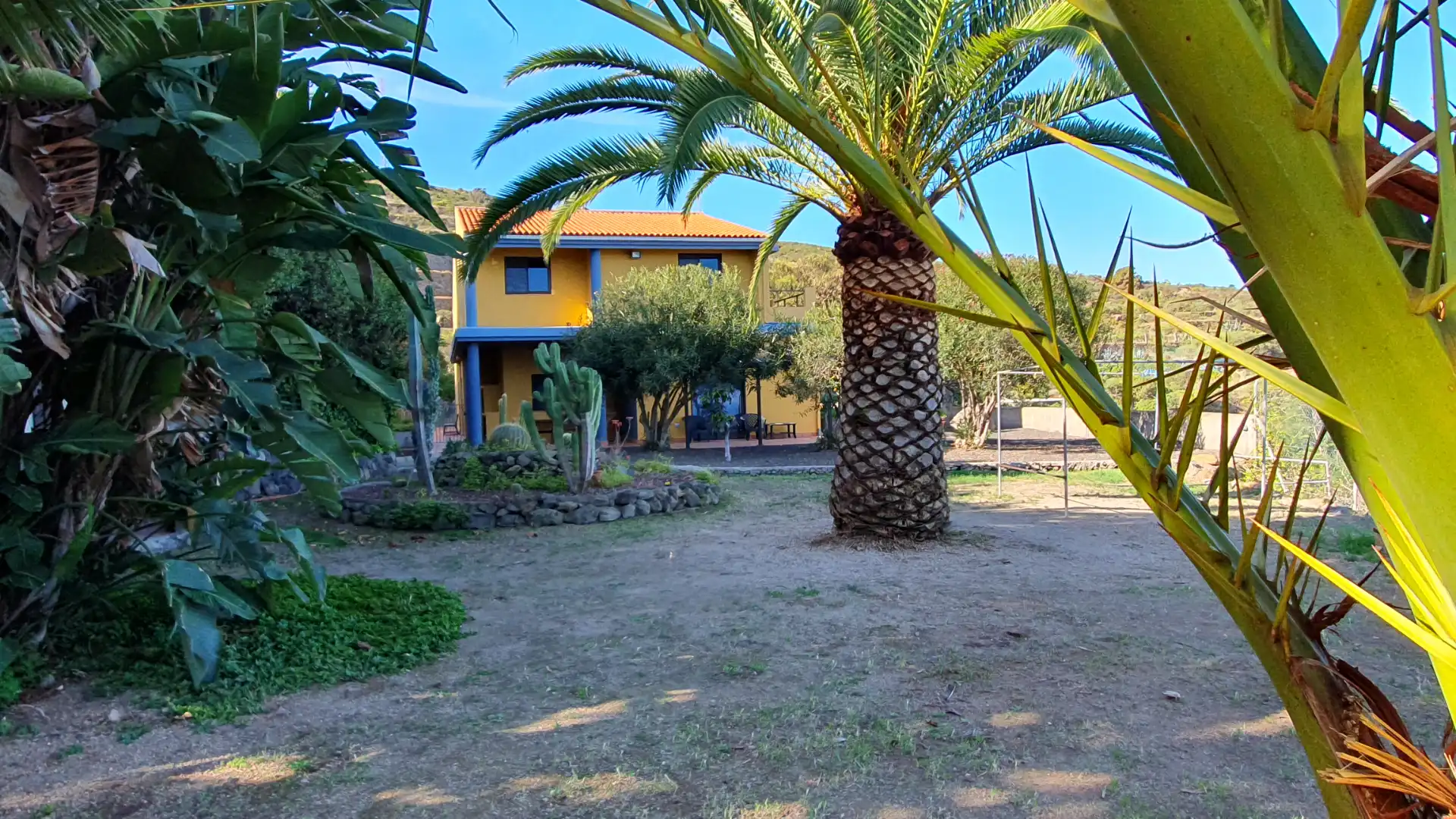Vista exterior de Casa o xalet en venda en San Juan de la Rambla amb Jardí privat i Terrassa