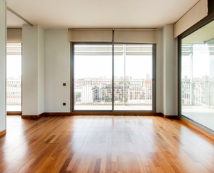 Living room of Flat for sale in L'Hospitalet de Llobregat  with Air Conditioner, Heating and Terrace