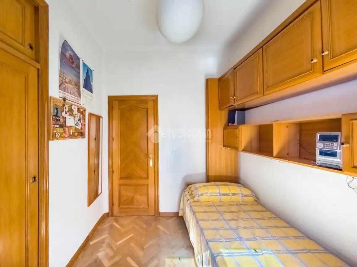 Bedroom of Flat for sale in Madrid  with Air Conditioner, Heating and Parquet flooring