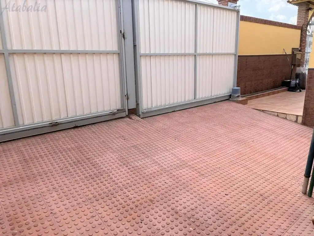 Parking de Casa o chalet en venta en Málaga con Aire acondicionado, Calefacción y Jardín privado