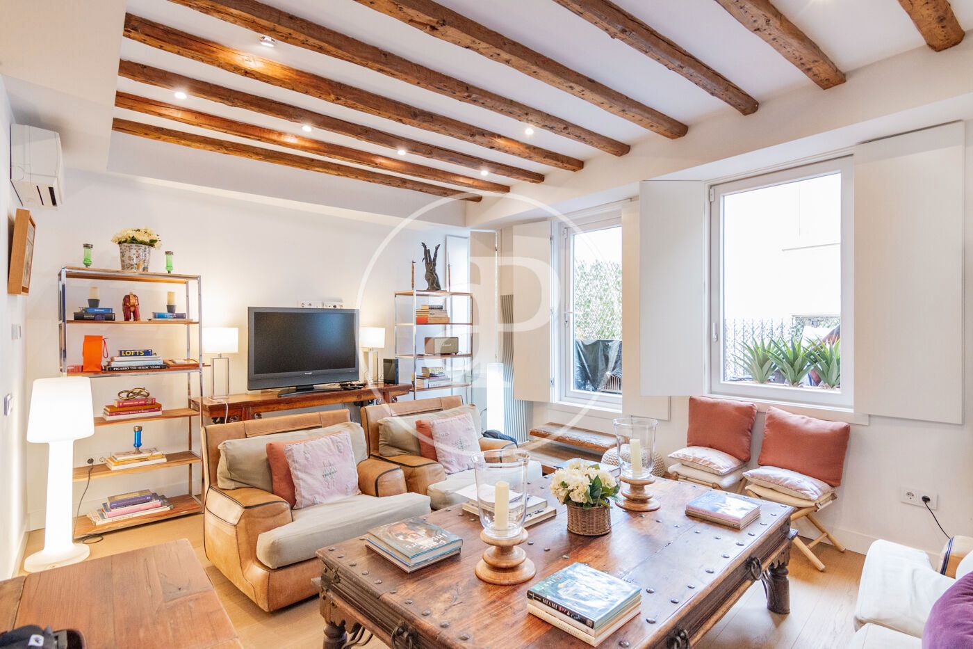 Sala d'estar de Àtic de lloguer en  Madrid Capital amb Aire condicionat, Calefacció i Terrassa