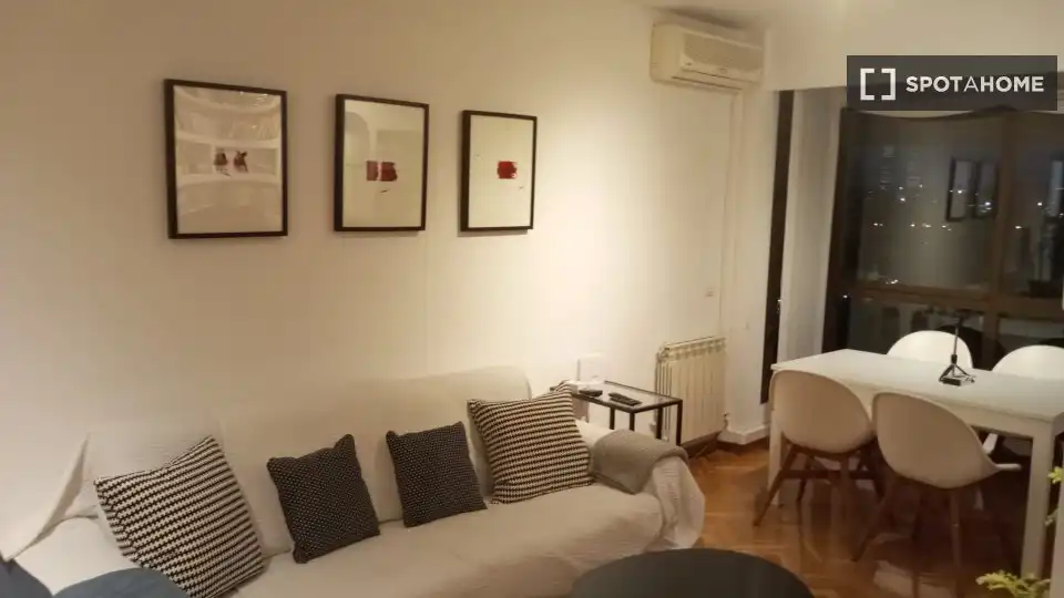 Room in San Juan Bautista