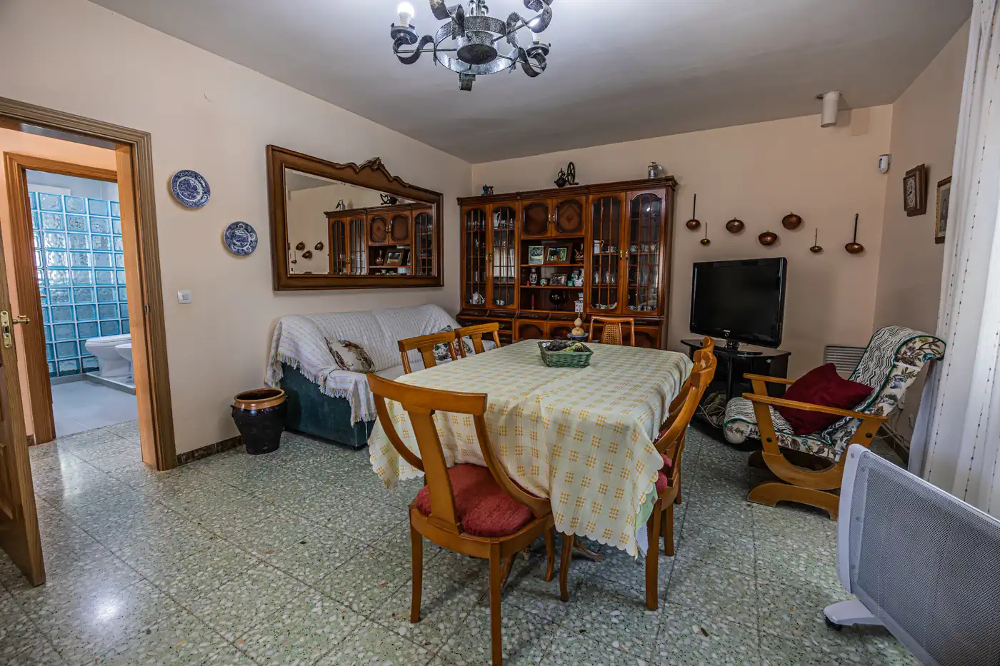 Menjador de Casa o xalet en venda en Estremera amb Calefacció, Jardí privat i Piscina