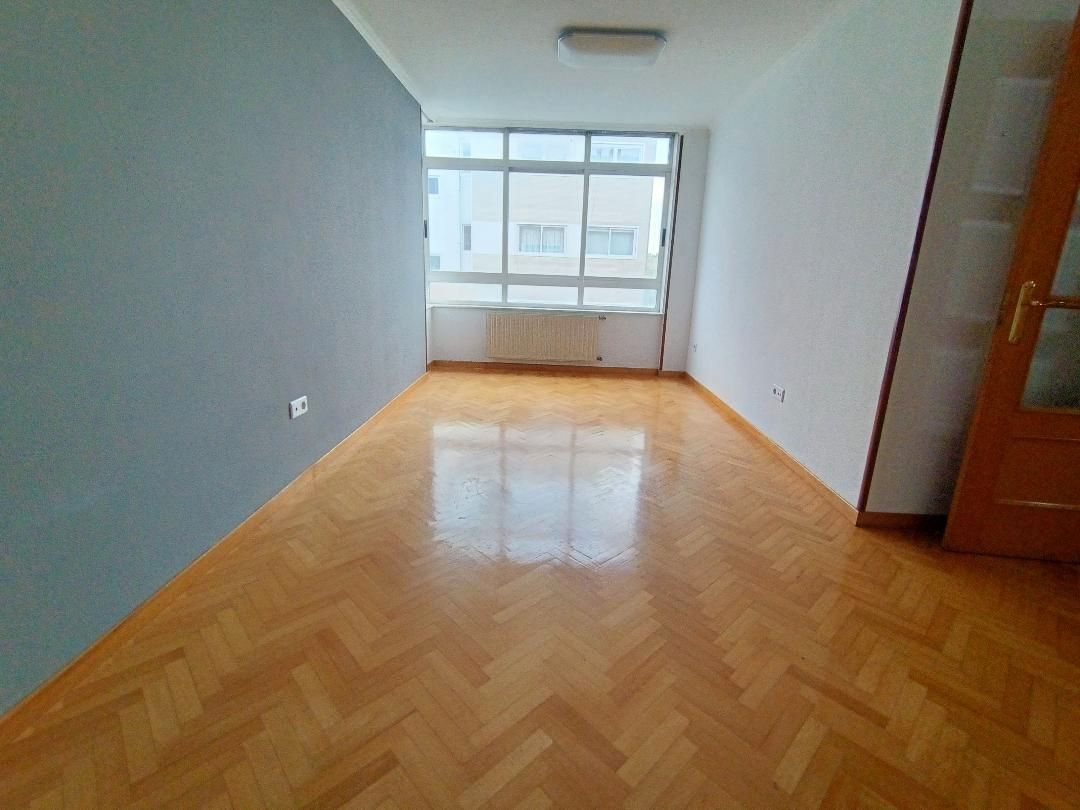 Living room of Flat for sale in A Coruña Capital   with Heating, Parquet flooring and Storage room