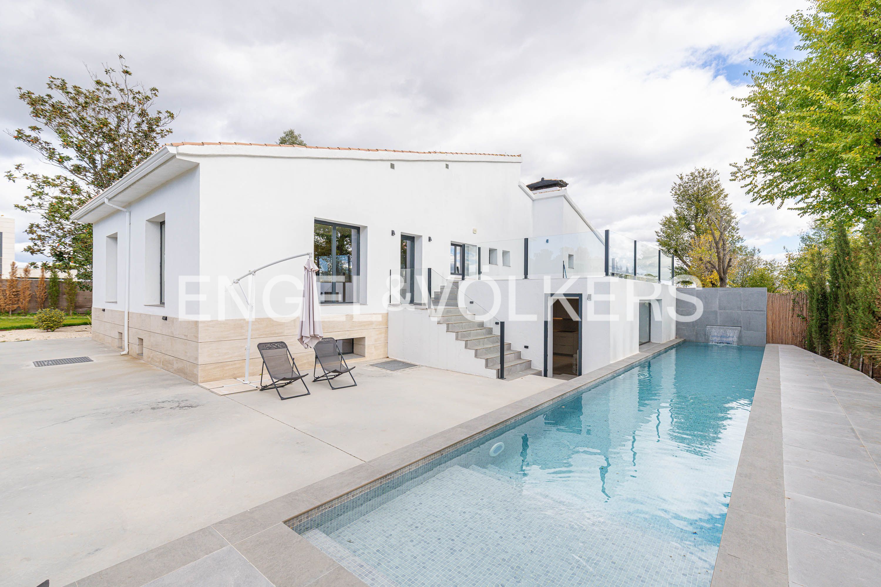 Vista exterior de Casa o chalet en venta en Villaviciosa de Odón con Aire acondicionado, Calefacción y Jardín privado