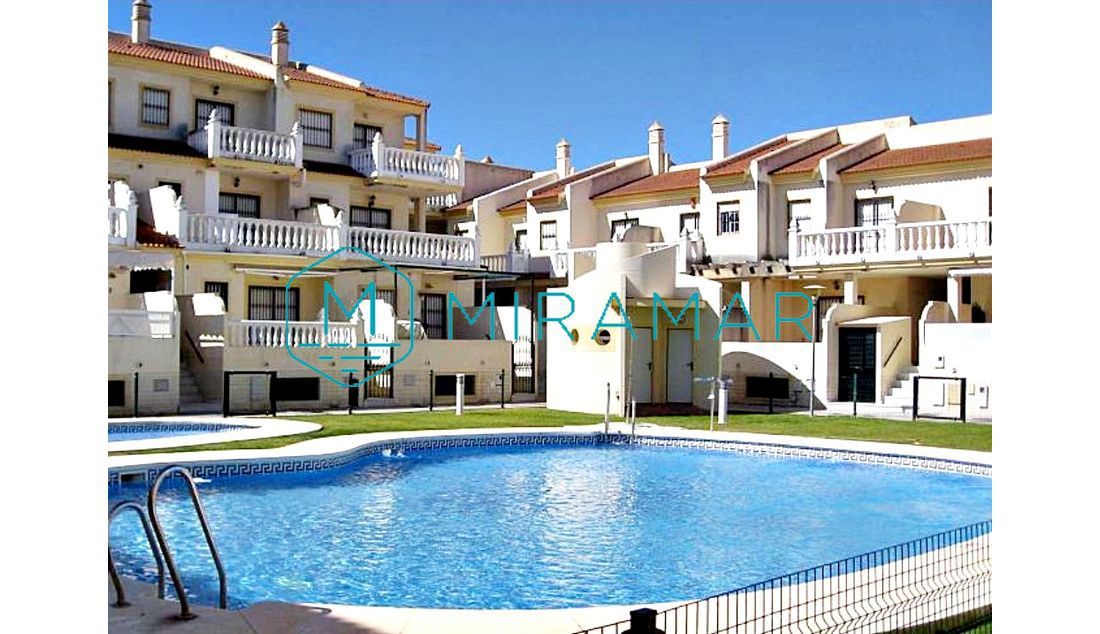 Vista exterior de Casa adosada en venda en La Antilla amb Terrassa