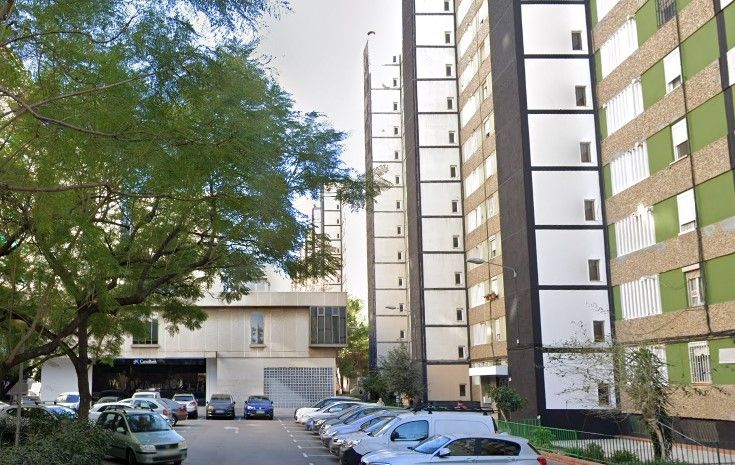 Exterior view of Planta baja for sale in L'Hospitalet de Llobregat