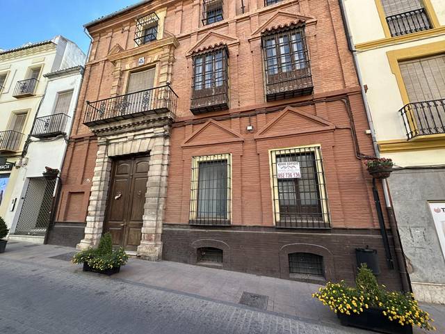 Casa-chalet en Venta en Lucena en Centro