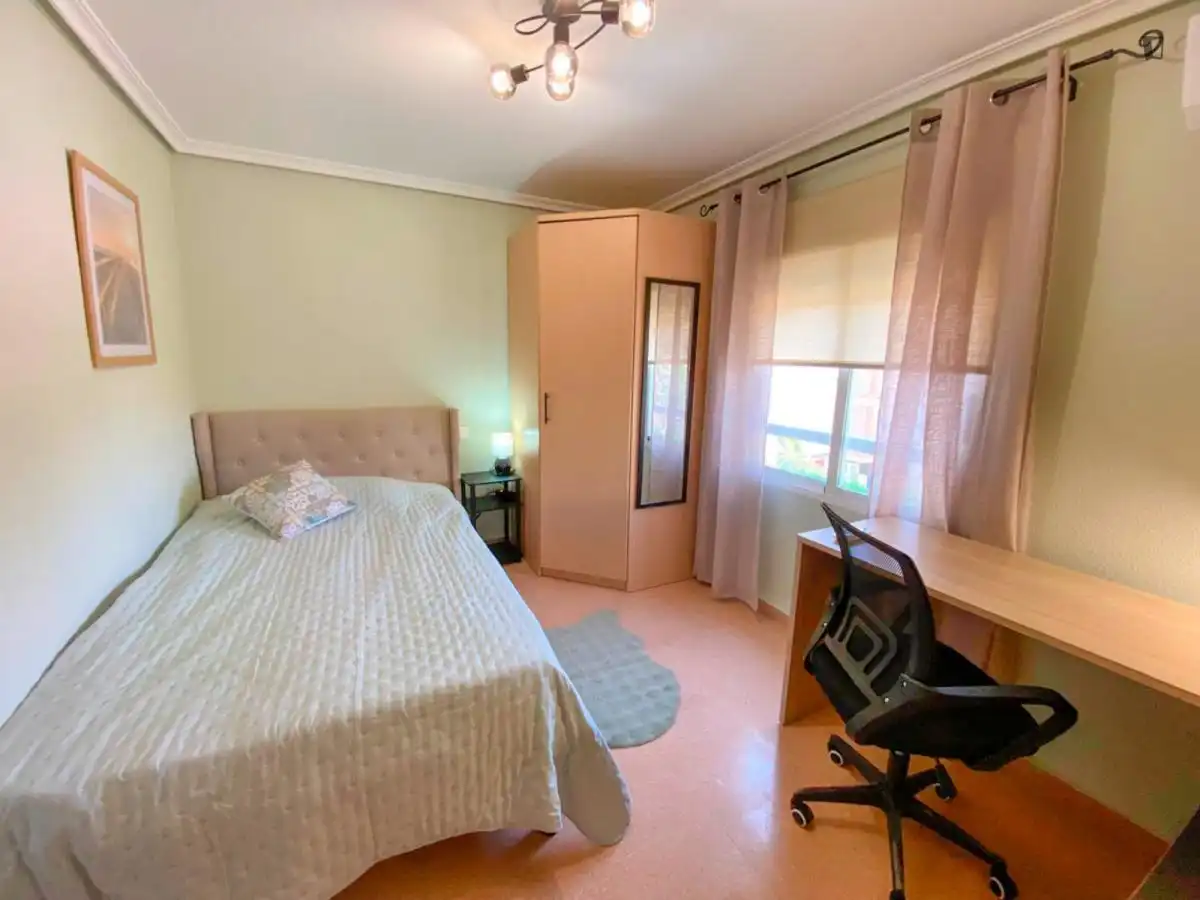Bedroom of Apartments for share in Norte
