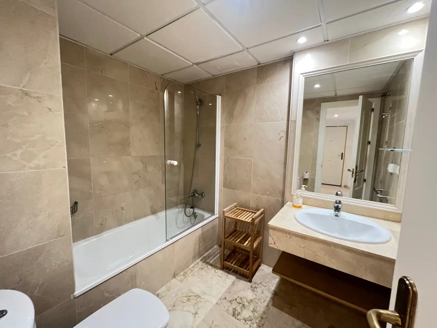 Baño de Ático de alquiler en Marbella con Aire acondicionado, Calefacción y Terraza