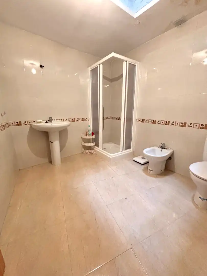 Baño de Casa o chalet en venta en Riolobos con Horno, Lavadora y Microondas