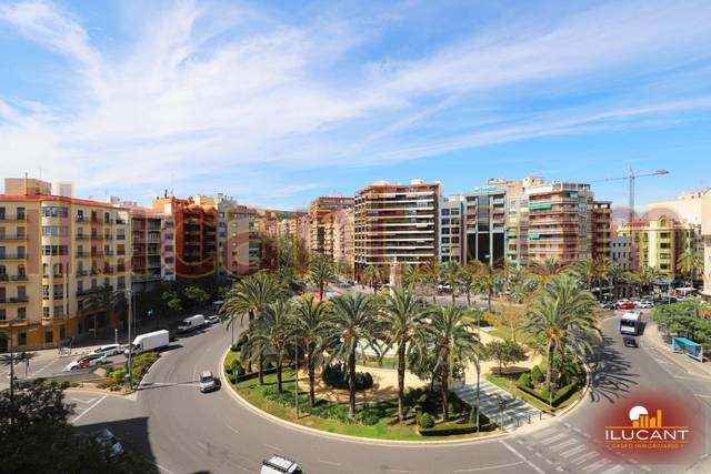 Piso en Venta en Ensanche - Diputación