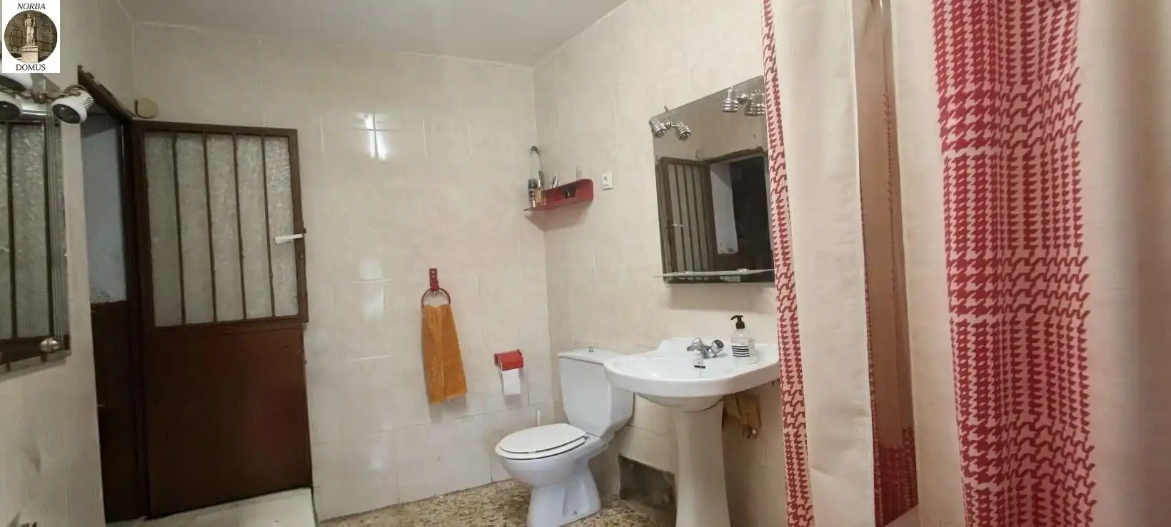 Baño de Finca rústica en venta en Hinojal con Trastero, Amueblado y Balcón