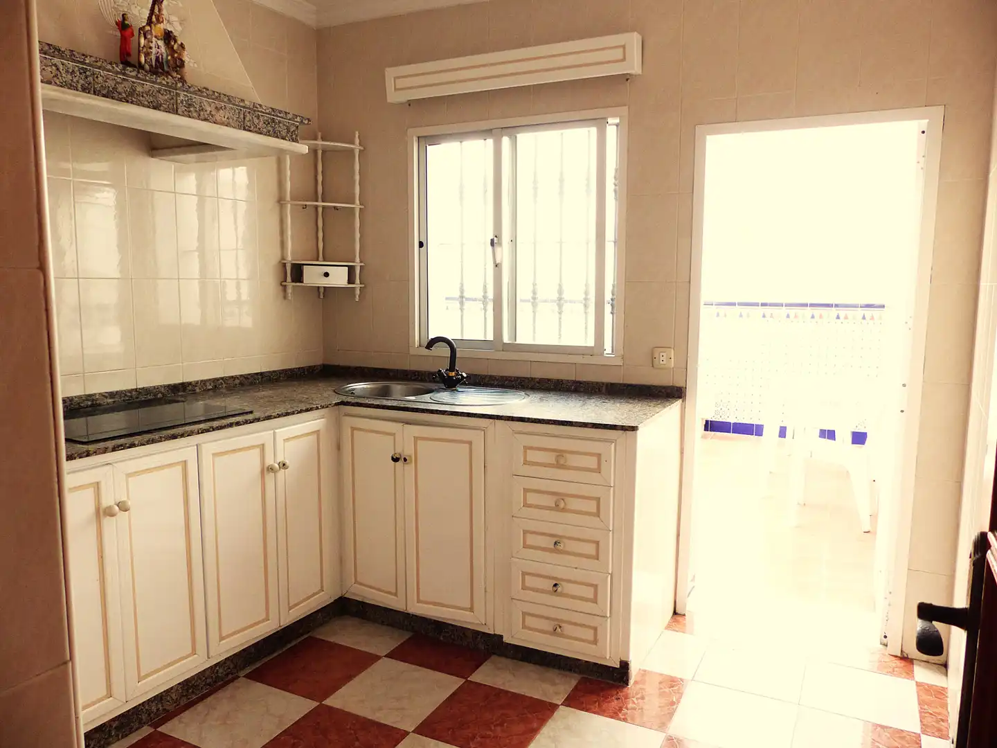 Kitchen of Houses for sale in Sanlúcar de Barrameda  with Terrace and Storage room