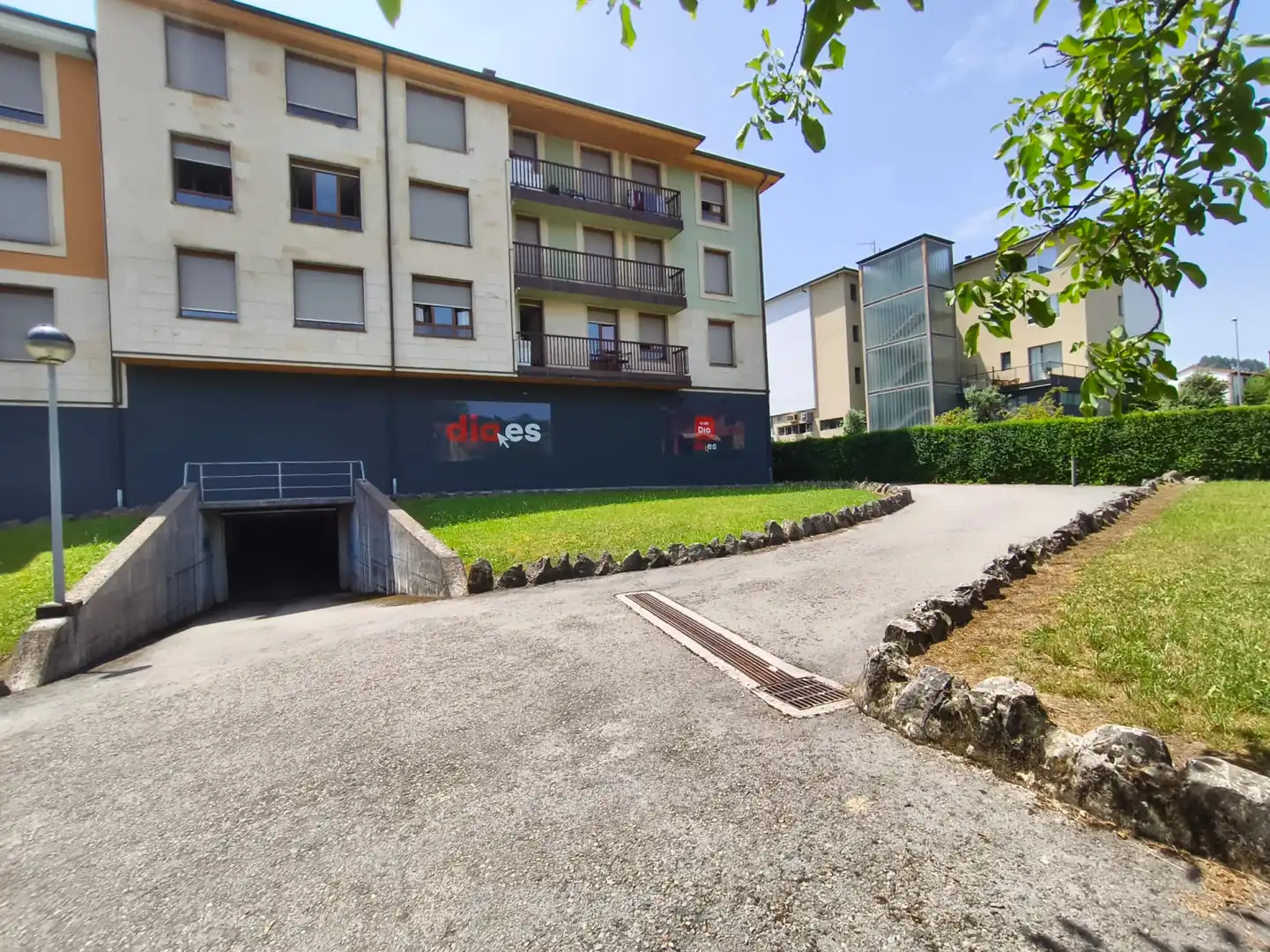 Parking de Piso de alquiler en Liérganes con Calefacción, Parquet y Amueblado
