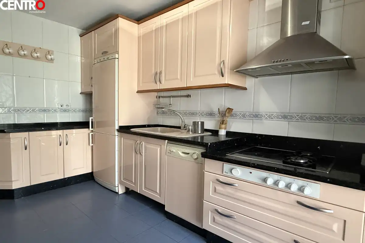 Cocina de Piso en venta en Granada con Aire acondicionado, Calefacción y Jardín privado