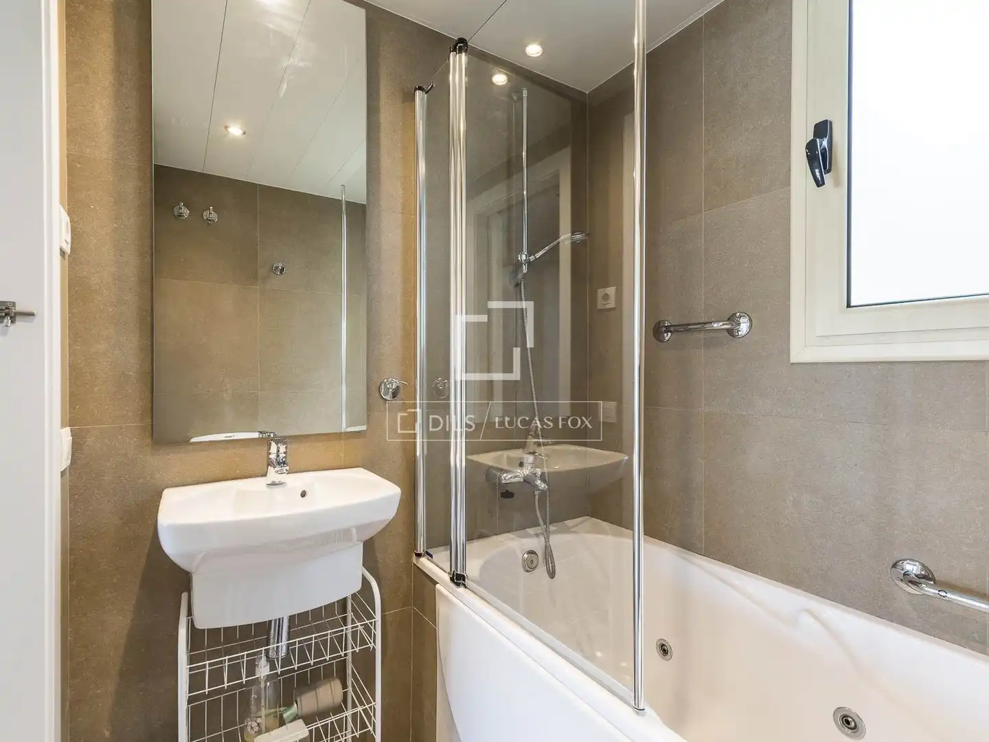 Baño de Ático en venta en Barcelona con Aire acondicionado, Calefacción y Trastero