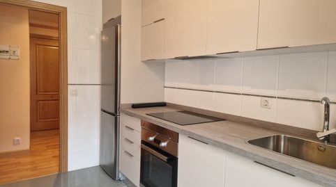 Azabache vende bonito apartamento en Cacheiras, imatge 4