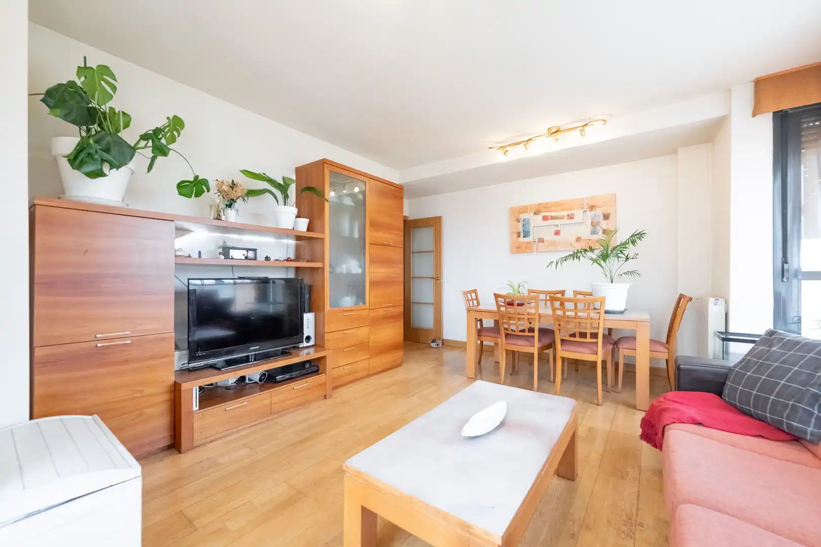 Sala de estar de Dúplex en venta en Torrejón de Ardoz con Calefacción, Terraza y Piscina