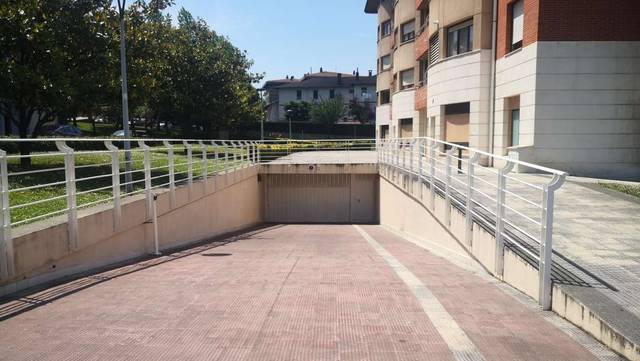 Garaje en Venta en Negurigane - Peruri