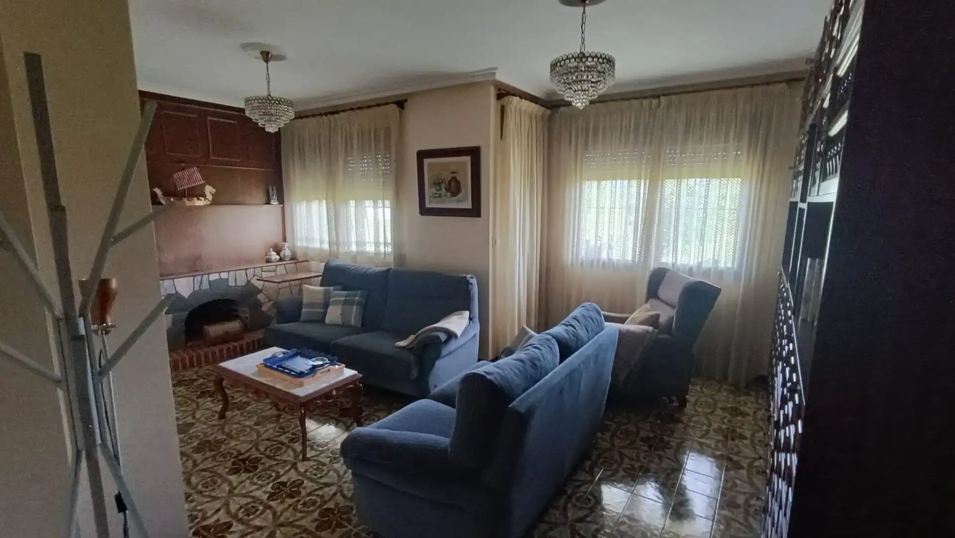 Sala d'estar de Casa o xalet en venda en Carracedelo amb Calefacció, Jardí privat i Terrassa